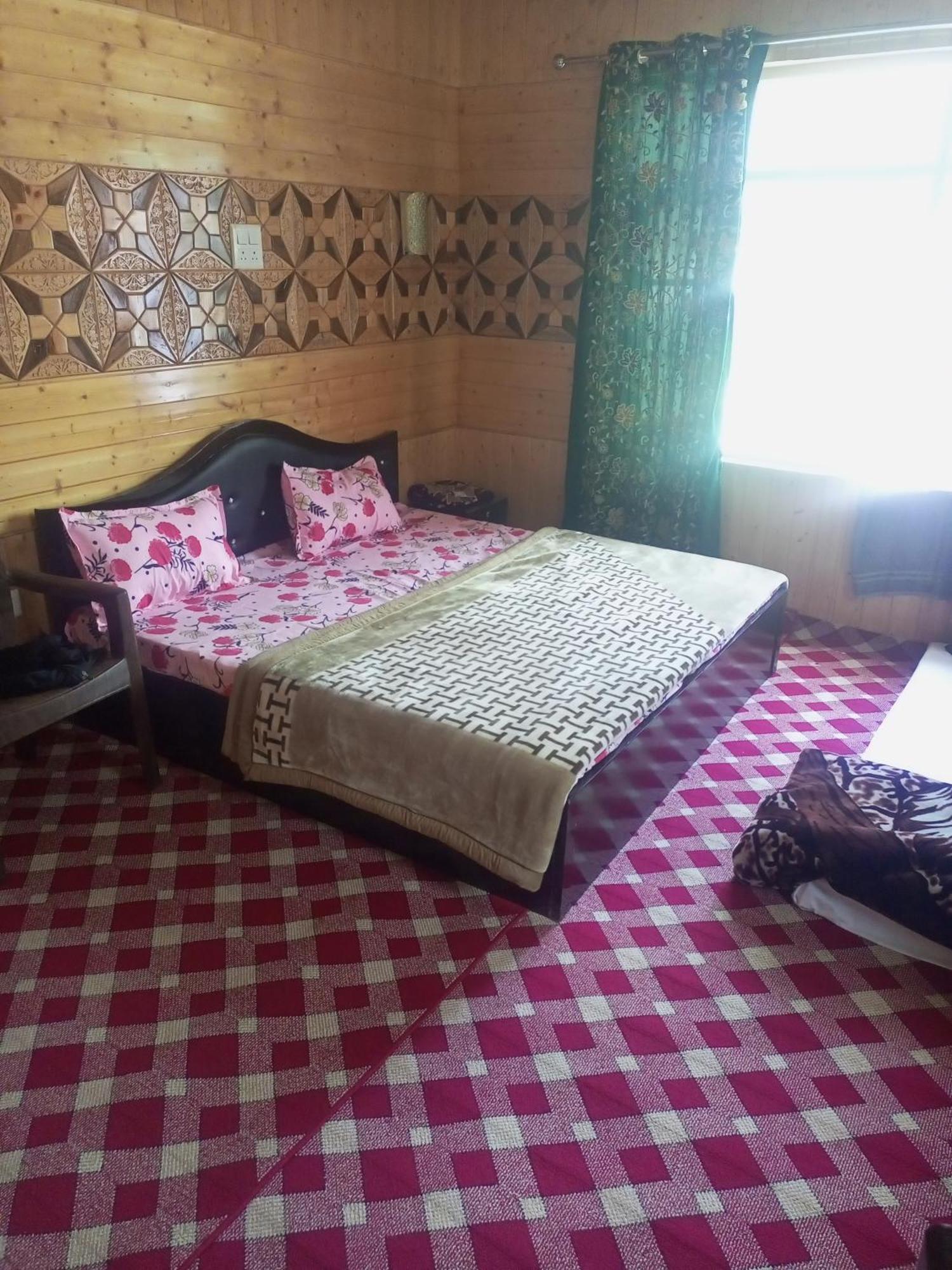 Sunrise Hotel And Restaurant Mastan Gurez Kanzalwan Екстериор снимка